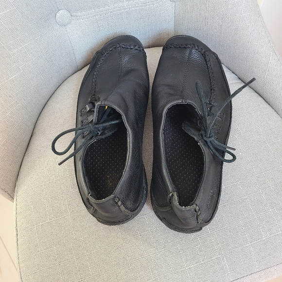 CATERPILLAR Leather shoes/ Sz 8 - Picture 3 of 8